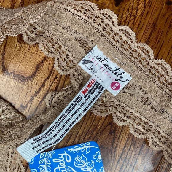 NWT Intimately Free People Lace Thong Panties Underwear Size Medium ( Size 8 ) - Picture 5 of 6